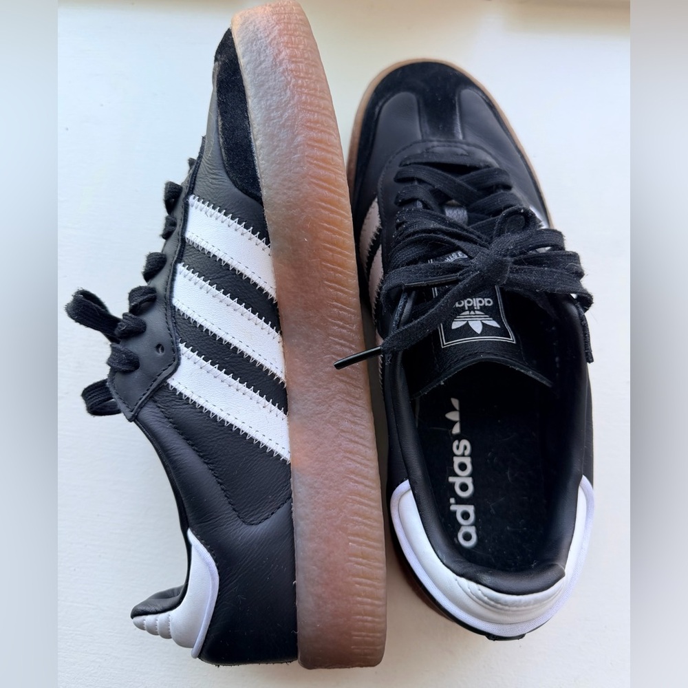 WOMEN’S ADIDAS SAMBE SHOES